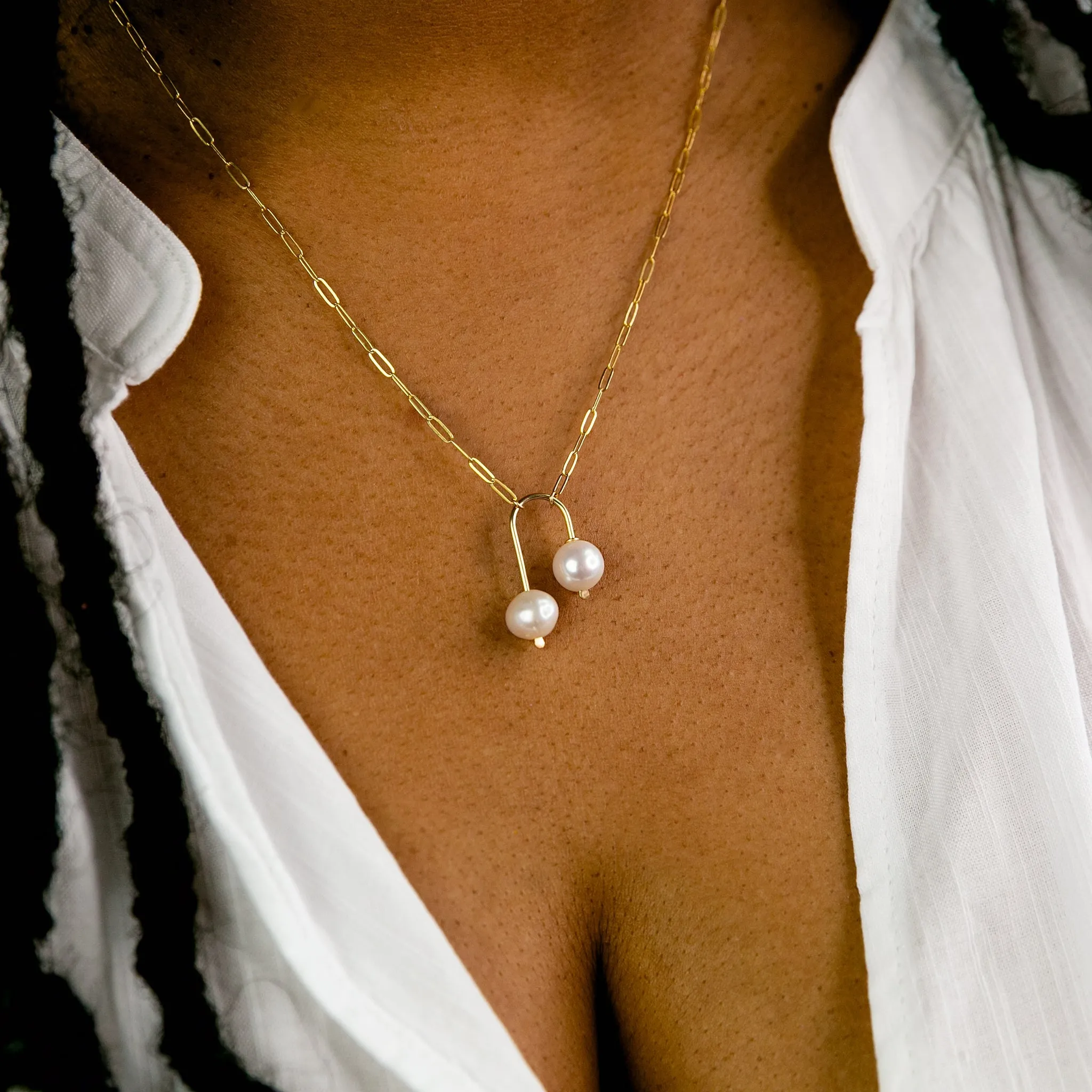 Arca Freshwater Pearl Pendant Necklace