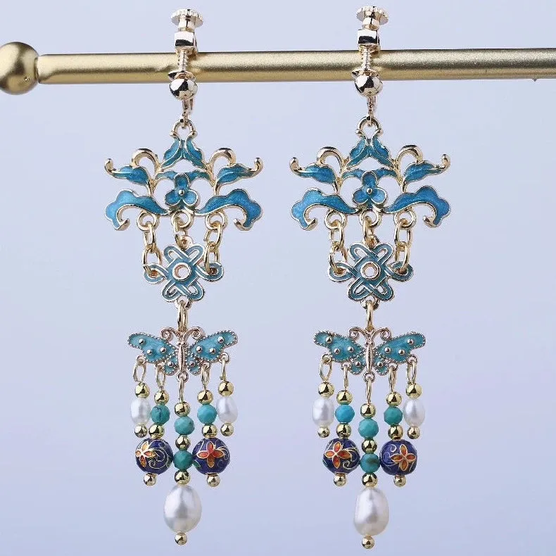 Dangle Earrings: Cixi