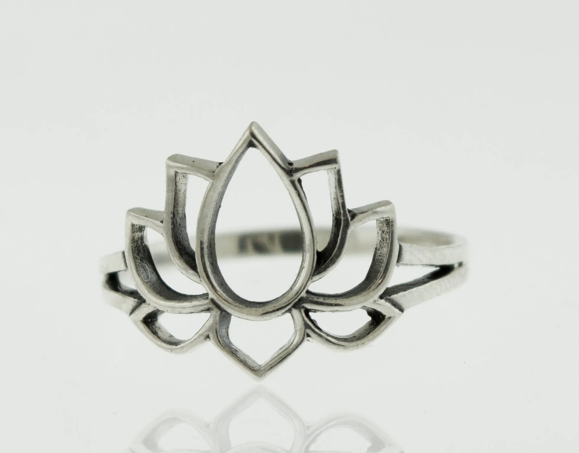 Lotus Outline Ring