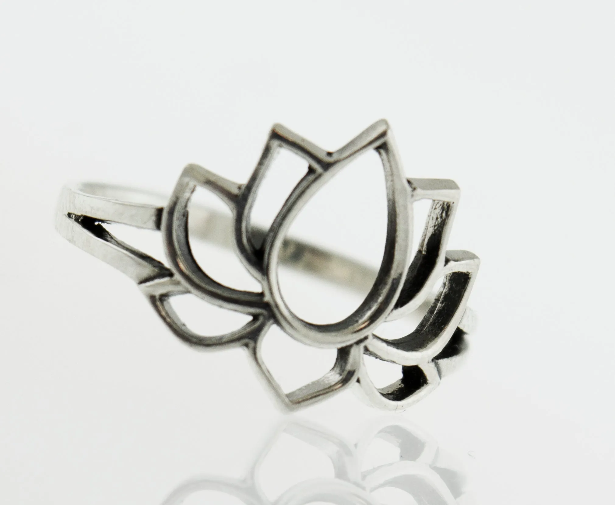 Lotus Outline Ring