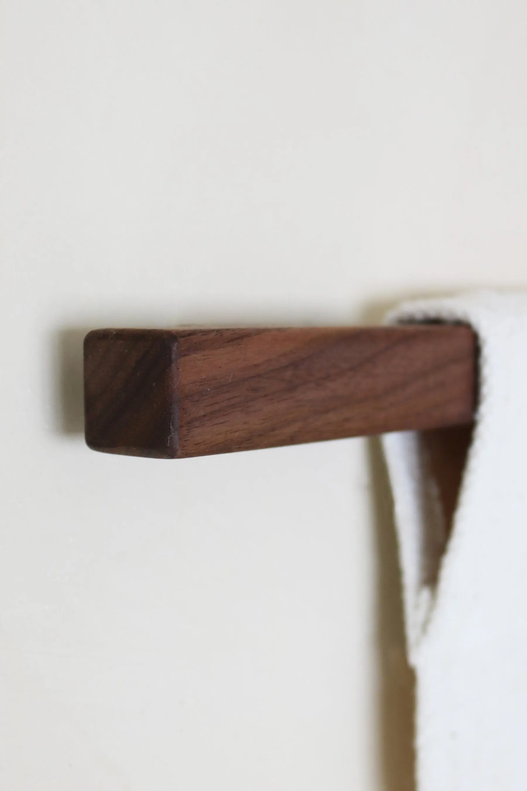 Walnut Simple Dowel