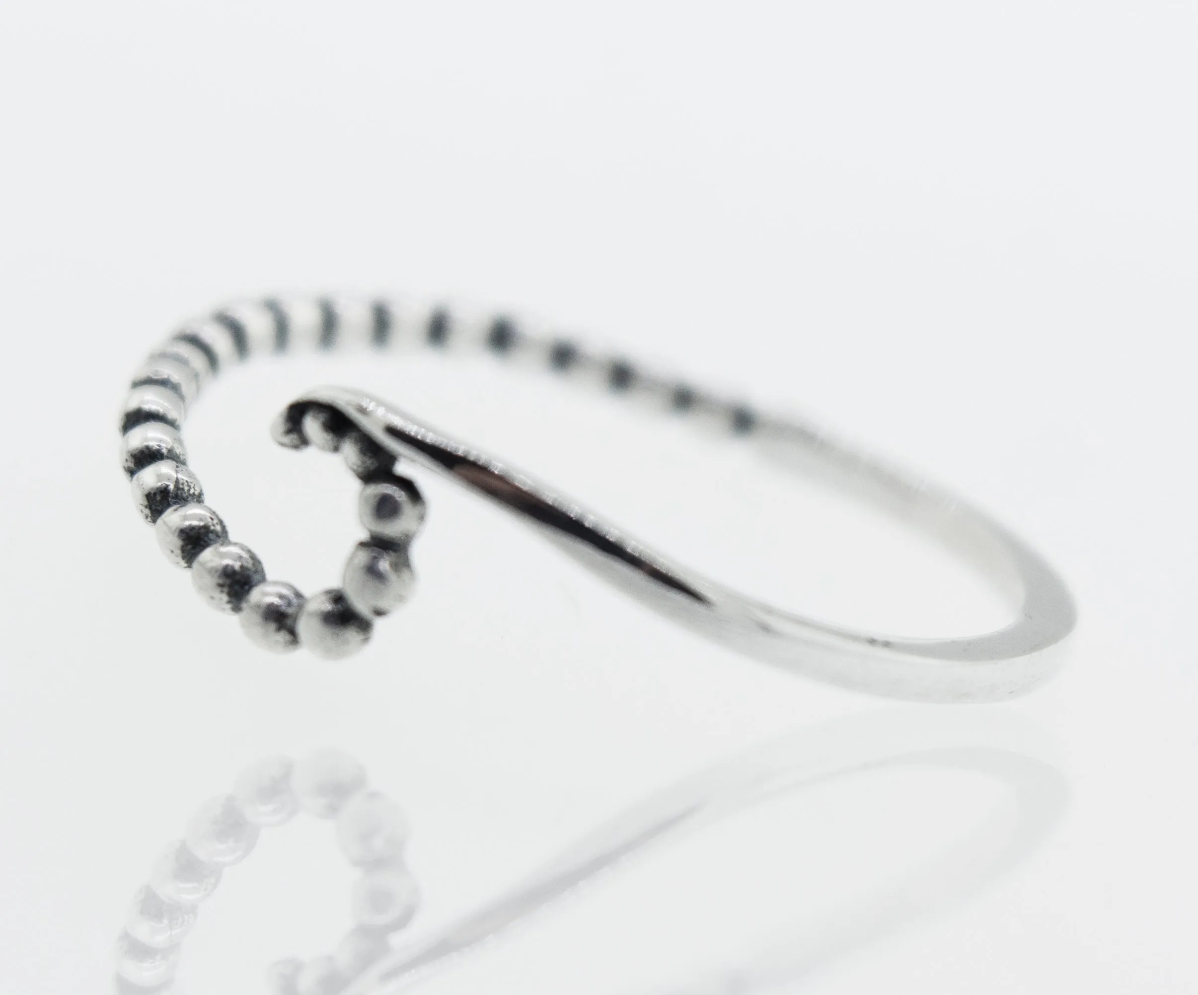 Wave Ring With Beads Design